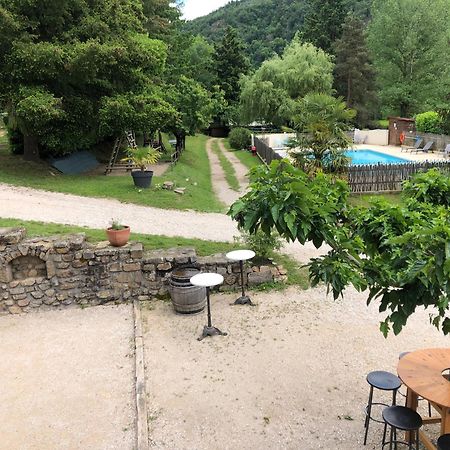 Camping Les Berges Du Doux Colombier-le-Vieux Екстер'єр фото
