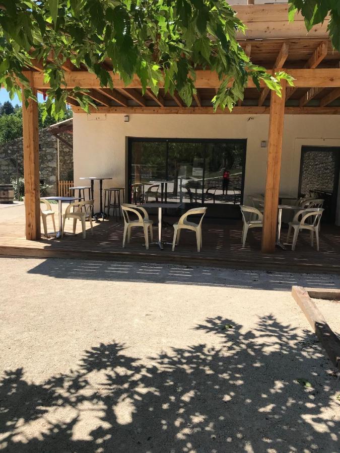 Camping Les Berges Du Doux Colombier-le-Vieux Екстер'єр фото