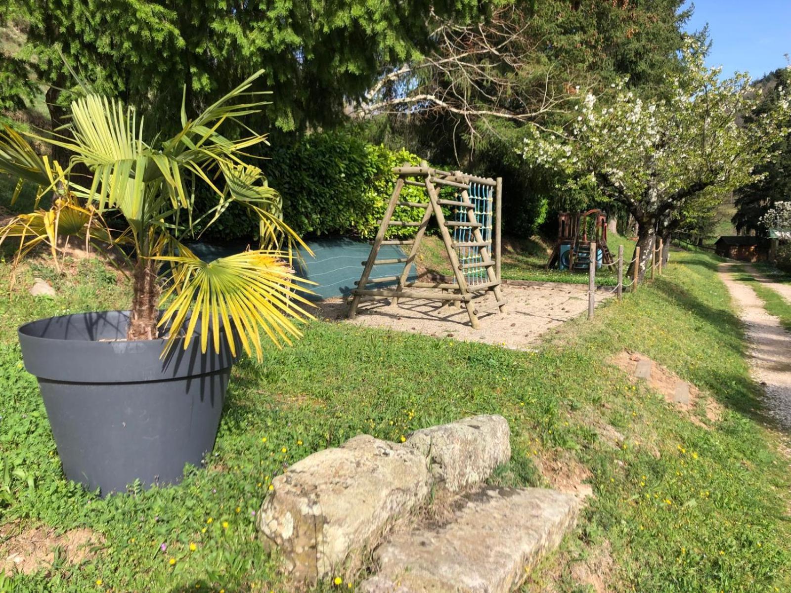 Camping Les Berges Du Doux Colombier-le-Vieux Екстер'єр фото