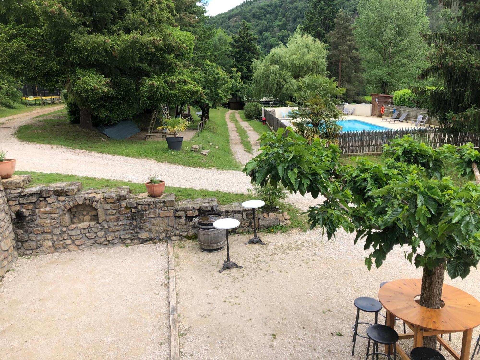 Camping Les Berges Du Doux Colombier-le-Vieux Екстер'єр фото