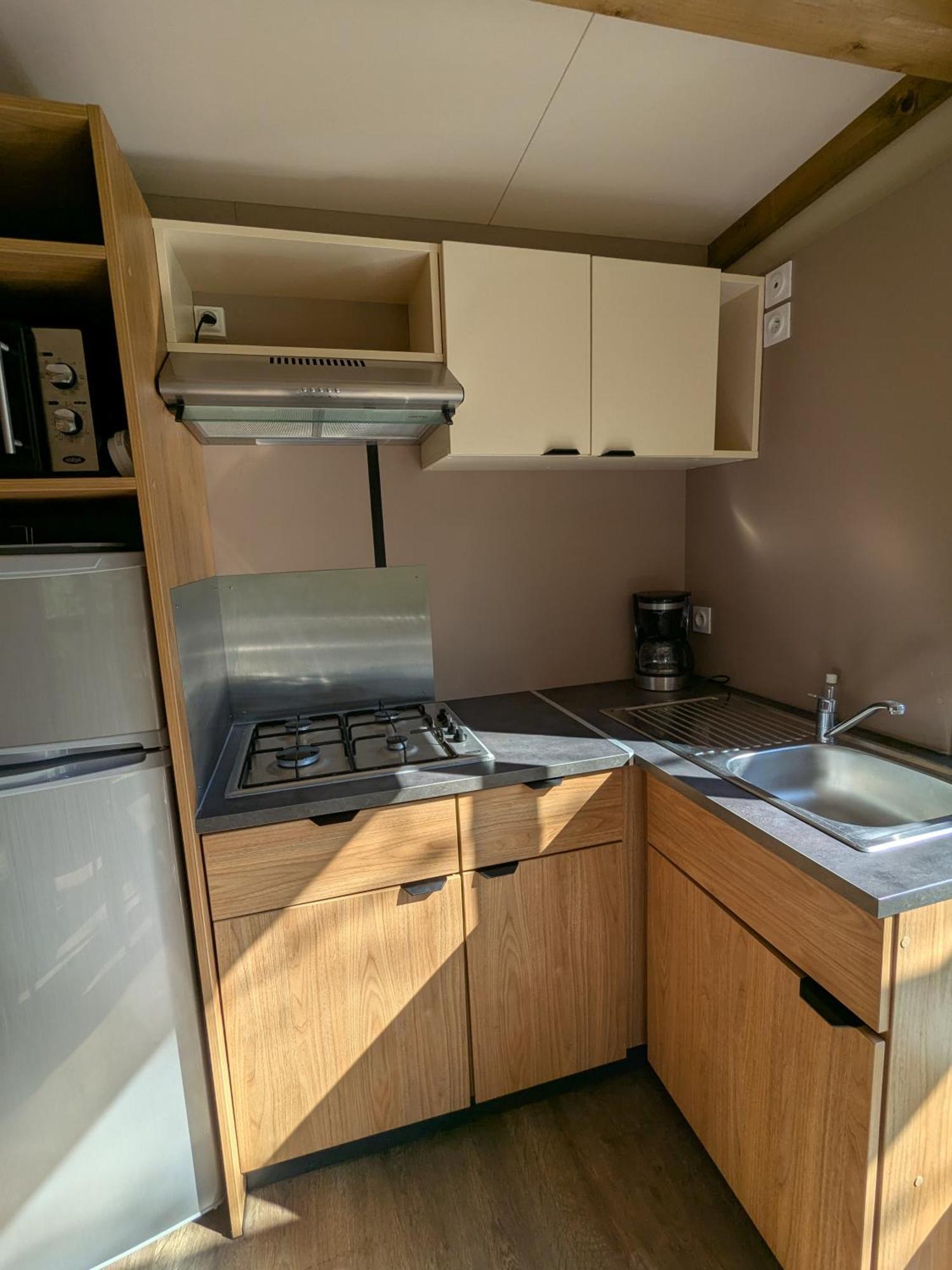 Camping Les Berges Du Doux Colombier-le-Vieux Екстер'єр фото